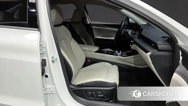 Kia The New K5 3rd generation 2024 Белый из Кореи, фото 2