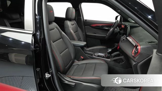 Chevrolet (GM Daewoo) The New Trail Blazer 2023 Черный из Кореи, фото 2
