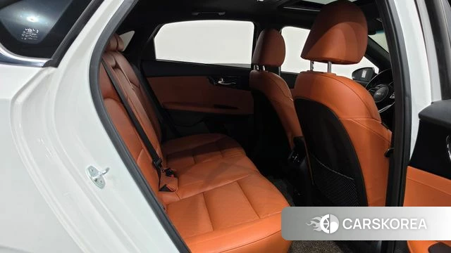 Kia The New K3 2nd generation 2022 Белый из Кореи, фото 2