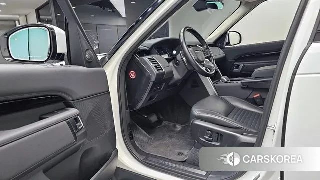 Land Rover Discovery 5 2022 Белый из Кореи, фото 2