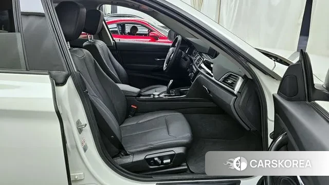 BMW 3 Series GT (F34) 2018 Белый из Кореи, фото 2