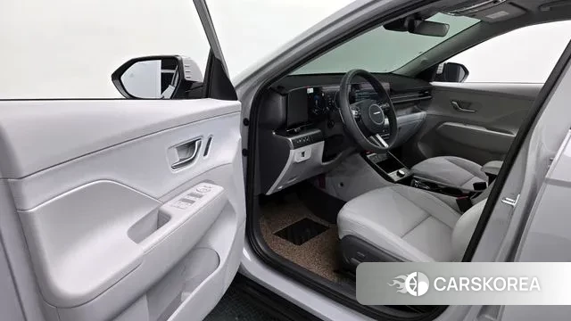 Hyundai Kona Hybrid (SX2) 2025 Серебряный из Кореи, фото 2