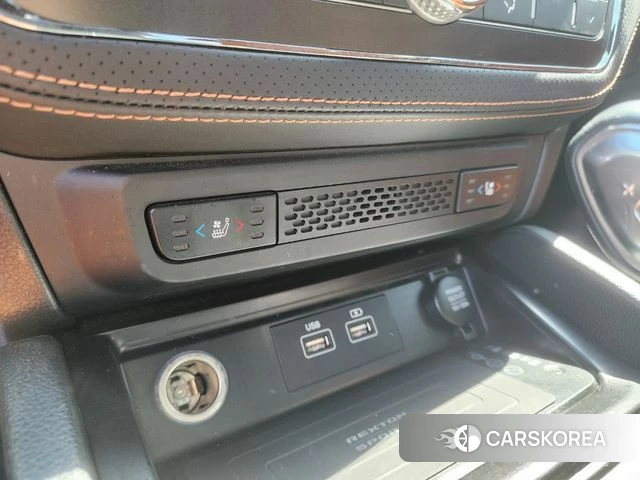 Ssangyong The New Rexton Sports Cannes 2022 Светло-зеленый из Кореи, фото 2