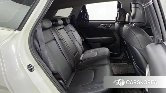 Kia Sportage 5th Generation 2023 Белый из Кореи, фото 2