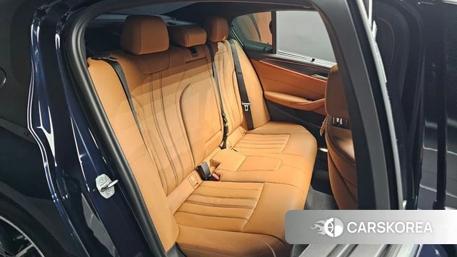 BMW 5 Series (G30) 2023 Черный из Кореи, фото 2