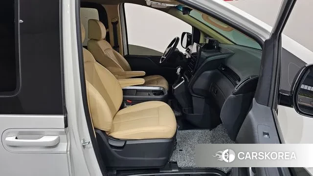 Hyundai Staria 2024 Белый из Кореи, фото 2