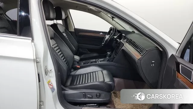 Volkswagen Passat GT (B8) 2018 Белый из Кореи, фото 2