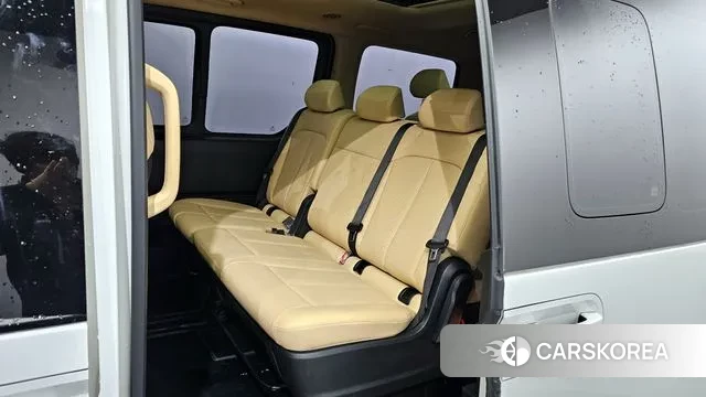 Hyundai Staria 2023 Белый из Кореи, фото 2