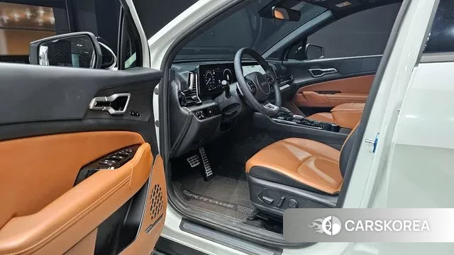 Kia Sportage 5th Generation Hybrid 2023 Белый из Кореи, фото 2