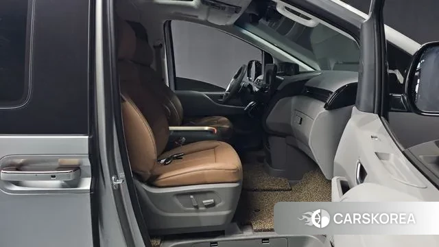 Hyundai Staria 2024 Серебряный из Кореи, фото 2