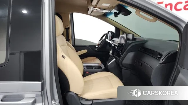 Hyundai Staria 2023 Серебряный из Кореи, фото 2