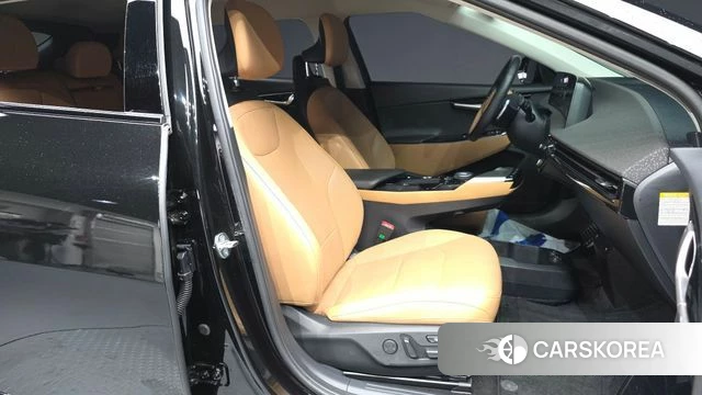 Kia EV6 2023 Черный из Кореи, фото 2