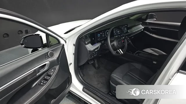 Hyundai Sonata D Edge Hybrid (DN8) 2024 Белый из Кореи, фото 2