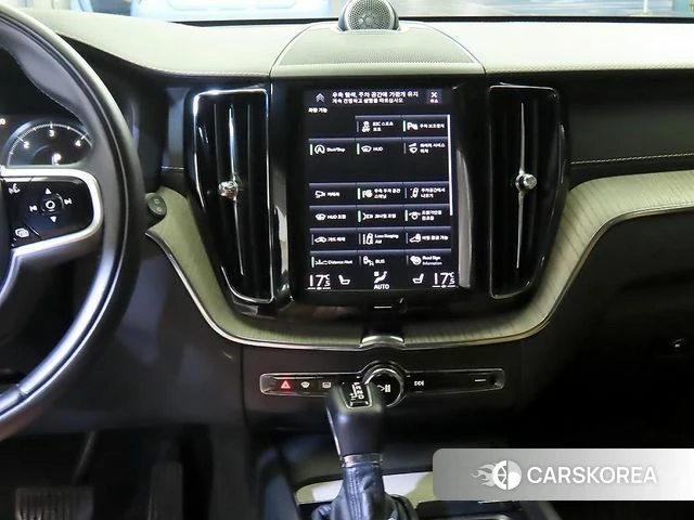 Volvo XC60 second Generation 2019 Белый из Кореи, фото 2