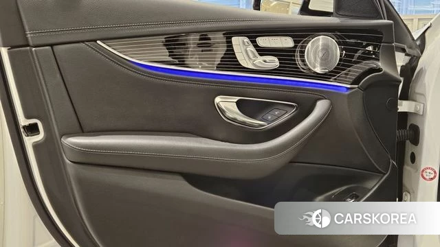 Mercedes-Benz E-Class W213 2018 Белый из Кореи, фото 2