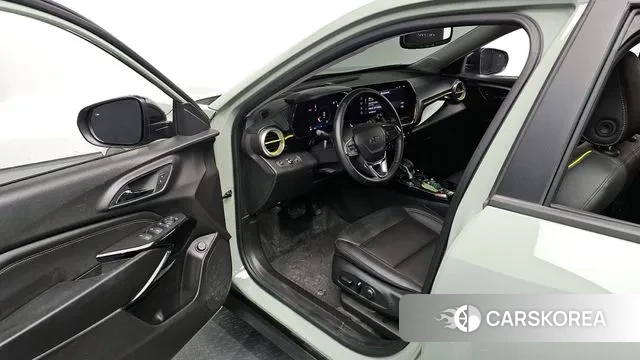 Chevrolet (GM Daewoo) Trax Crossover 2024 Зеленый из Кореи, фото 2