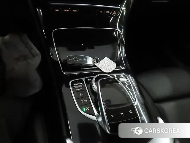 Mercedes-Benz C-Class W205 2019 Белый из Кореи, фото 2