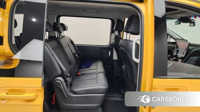 Hyundai Staria 2024 Желтый из Кореи, фото 2