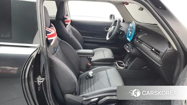 Mini Cooper C 4th generation 2025 Черный из Кореи, фото 2