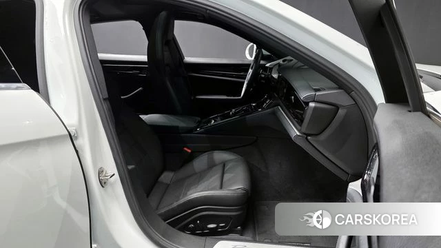 Porsche Panamera (976) 2024 Белый из Кореи, фото 2