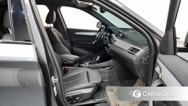 BMW X1 (F48) 2022 Серый из Кореи, фото 2