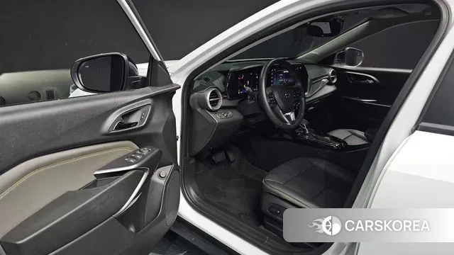 Chevrolet (GM Daewoo) Trax Crossover 2023 Белый из Кореи, фото 2