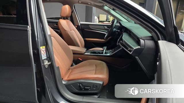Audi A6 (C8) 2023 Серый из Кореи, фото 2