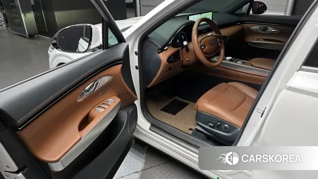 Genesis GV70 2022 Белый из Кореи, фото 2