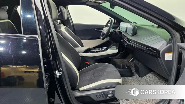Kia EV6 2024 Черный из Кореи, фото 2