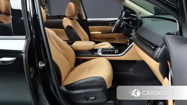 Kia Carnival 4th generation 2023 Черный из Кореи, фото 2