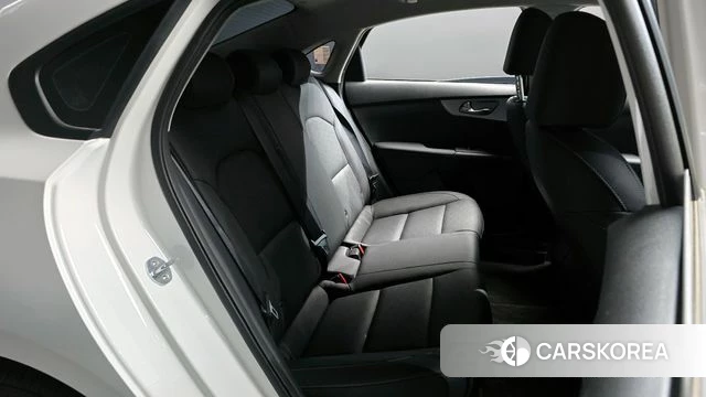 Kia The New K3 2nd generation 2021 Белый из Кореи, фото 2