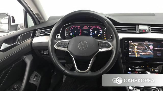 Volkswagen Passat GT (B8) 2022 Белый из Кореи, фото 2