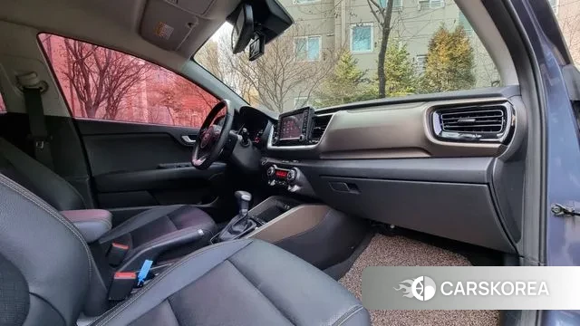 Kia Stonic 2019 Синий из Кореи, фото 2