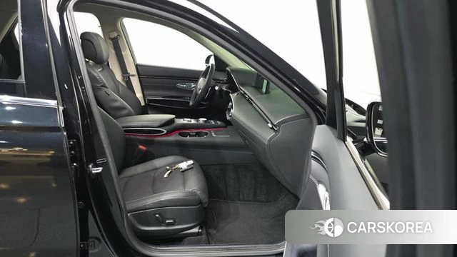 Genesis GV70 2023 Черный из Кореи, фото 2
