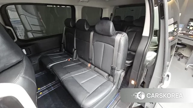 Hyundai Staria 2022 Серебряный из Кореи, фото 2