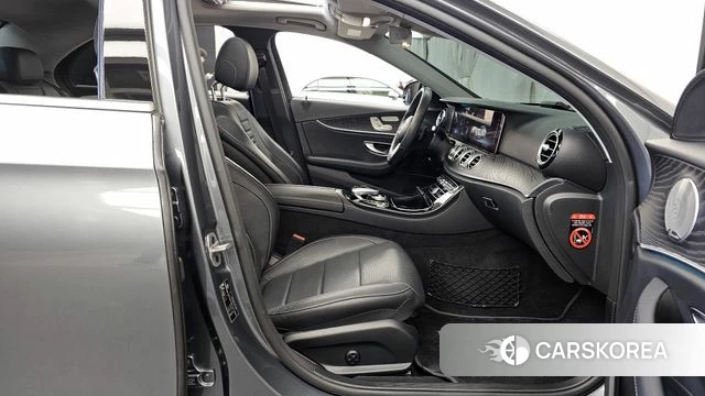 Mercedes-Benz E-Class W213 2019 Серый из Кореи, фото 2