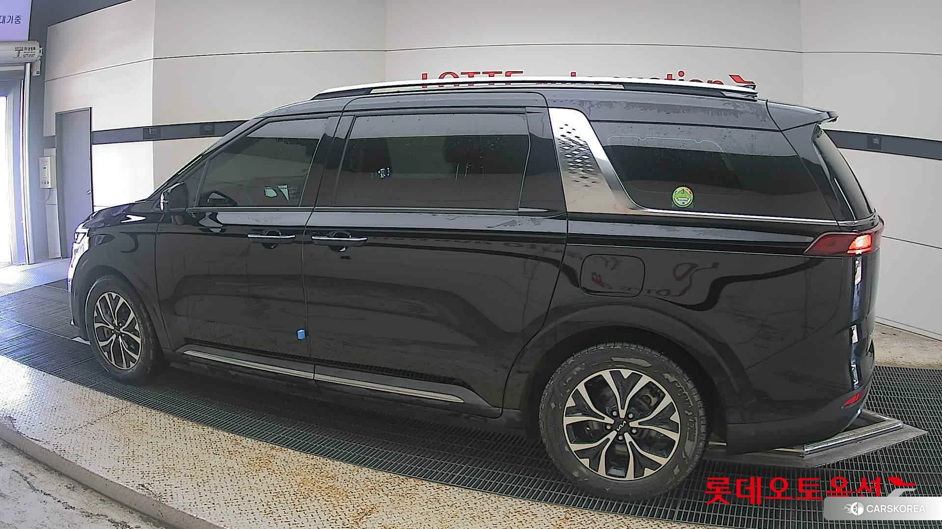 Kia Carnival 2023 Aurora Black Pearl из Кореи, фото 2