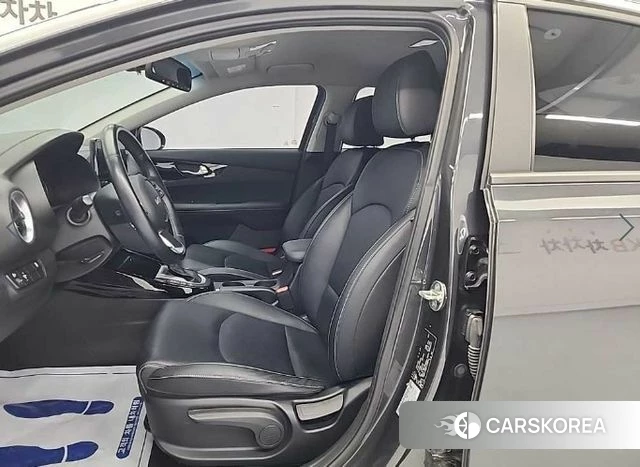 Kia The New K3 2nd generation 2023 Серый из Кореи, фото 2