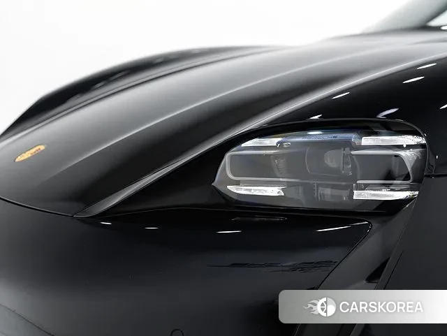 Porsche Taycan 2023 Черный из Кореи, фото 2