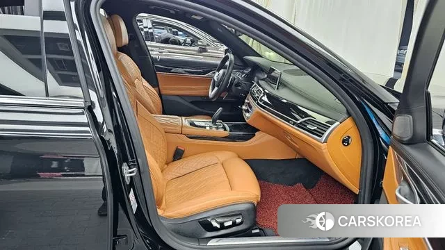 BMW 7 Series (G11) 2020 Черный из Кореи, фото 2