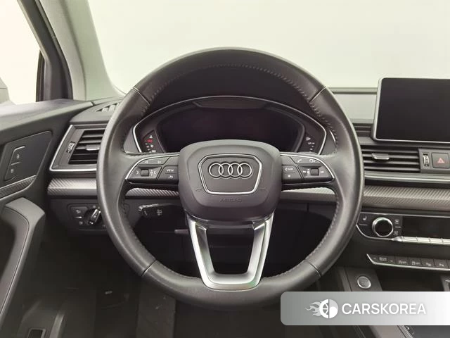 Audi Q5L 2021 Черный из Китая, фото 2