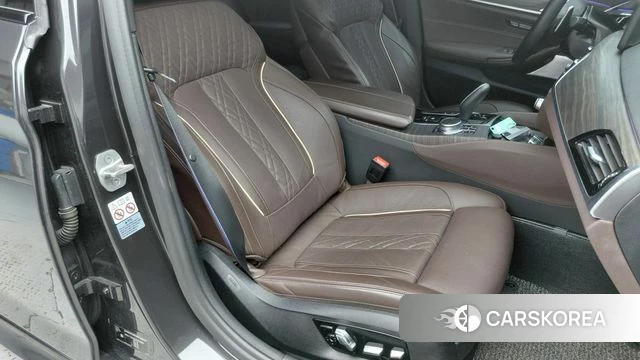 BMW 5 Series (G30) 2021 Черный из Кореи, фото 2