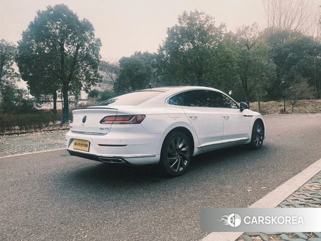 Volkswagen CC 2023 Белый из Китая, фото 2