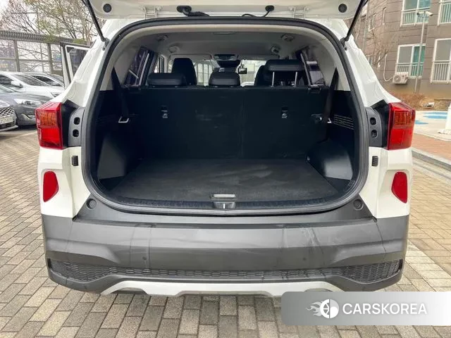 Kia Seltos 2022 Белый из Кореи, фото 2