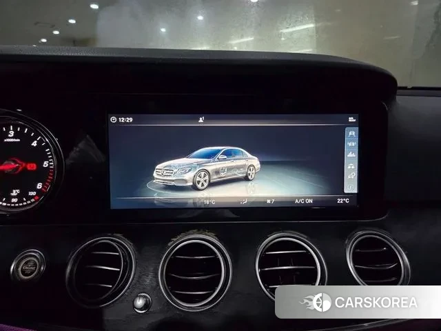 Mercedes-Benz E-Class W213 2018 Серый из Кореи, фото 2