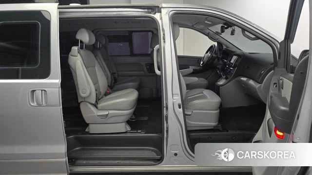 Hyundai The New Grand Starex 2018 Серебряный из Кореи, фото 2