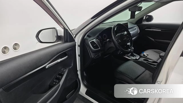 Kia Seltos 2022 Белый из Кореи, фото 2