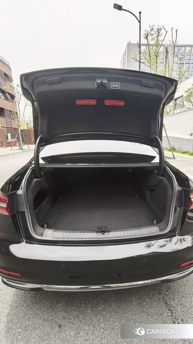 Audi A6L 2024 Черный из Китая, фото 2