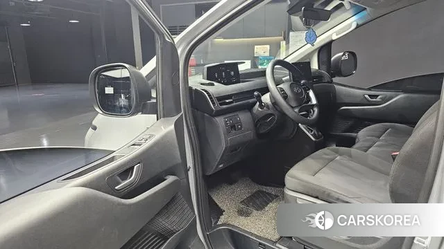 Hyundai Staria 2021 Серебряный из Кореи, фото 2