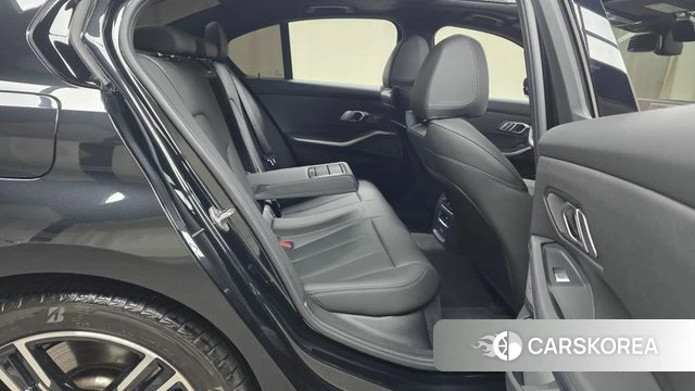 BMW 3 Series (G20) 2025 Черный из Кореи, фото 2